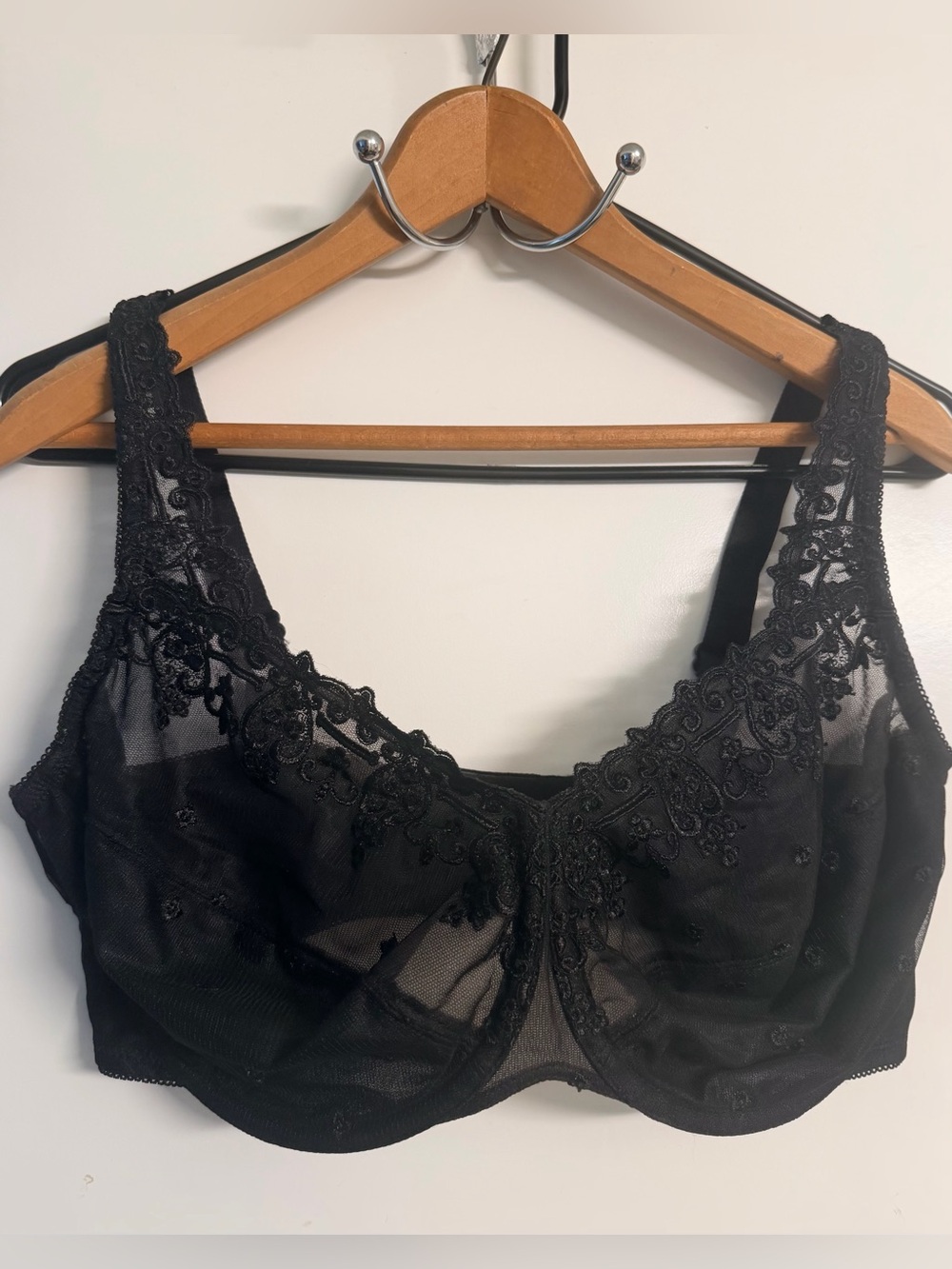 Black Embroidered Lace Full-Covered Underwire Bra